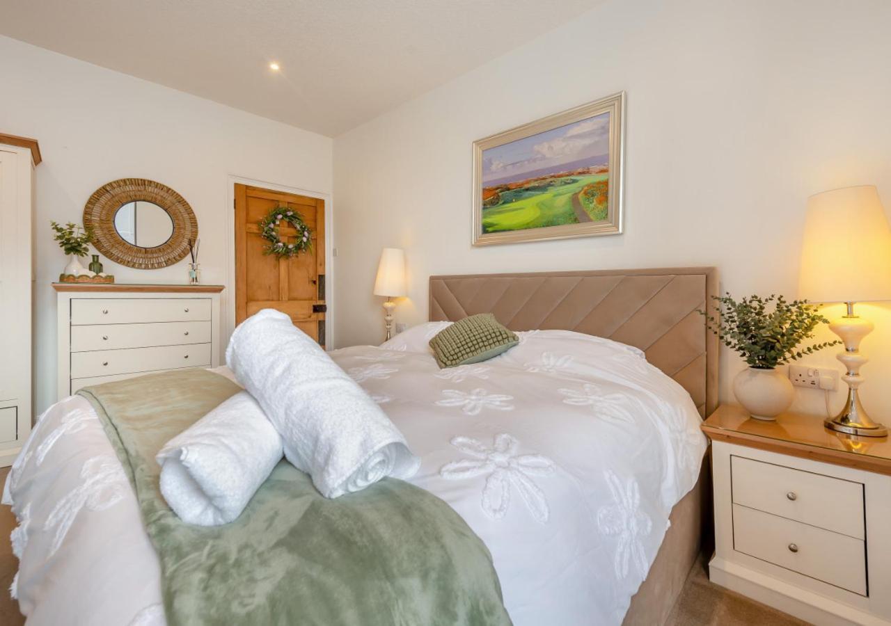 Villa Clifton House Tenby Esterno foto